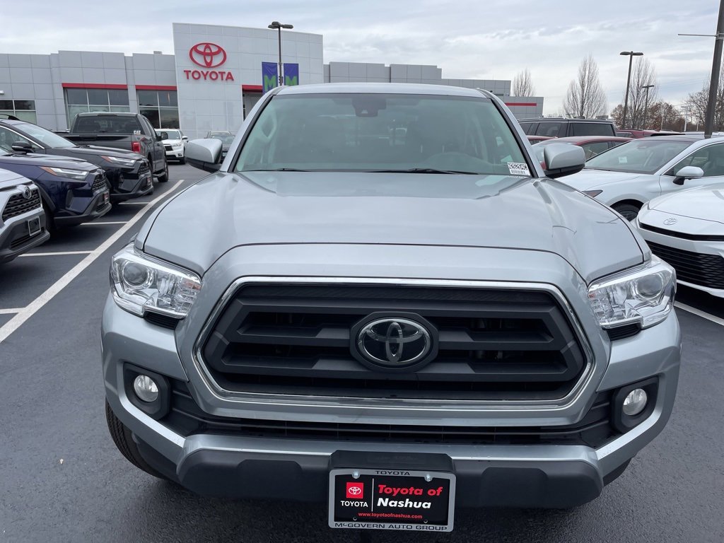 2022 Toyota Tacoma SR5 photo 2