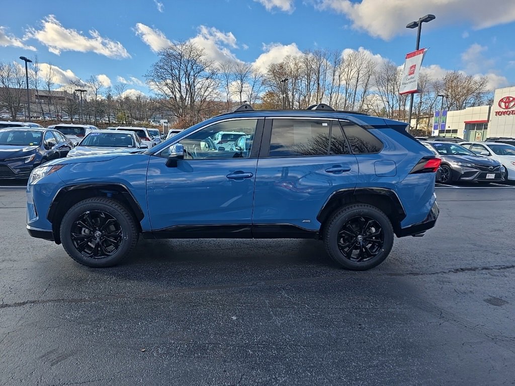 2024 Toyota RAV4 Hybrid SE photo 3