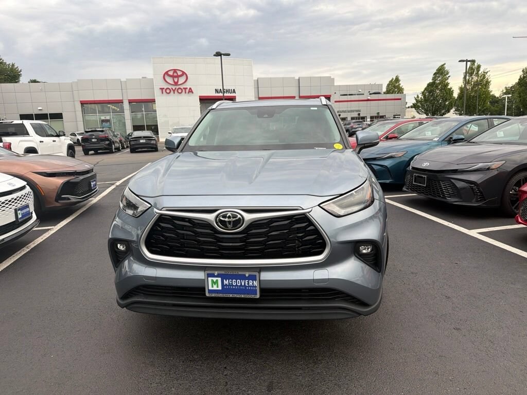 Used 2022 Toyota Highlander XLE Sport Utility