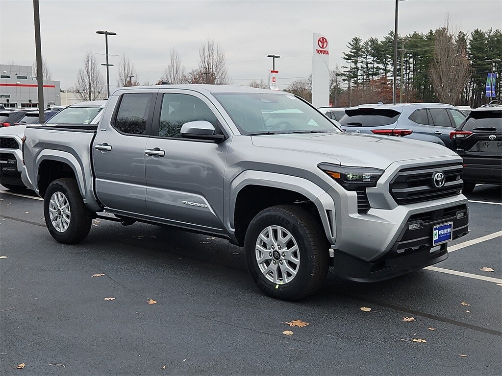 2025 Toyota Tacoma SR5 4x4 Double Cab photo 3