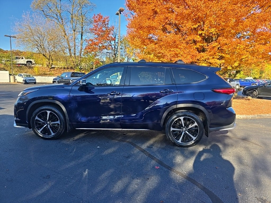 Used 2022 Toyota Highlander XSE Sport Utility