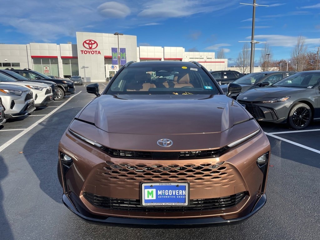 Used 2025 Toyota Crown Signia Limited Sport Utility