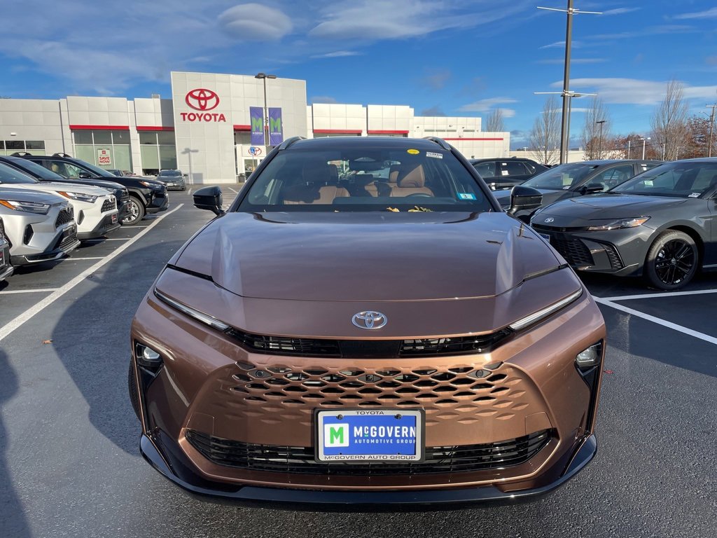 2025 Toyota Crown Signia Limited photo 2