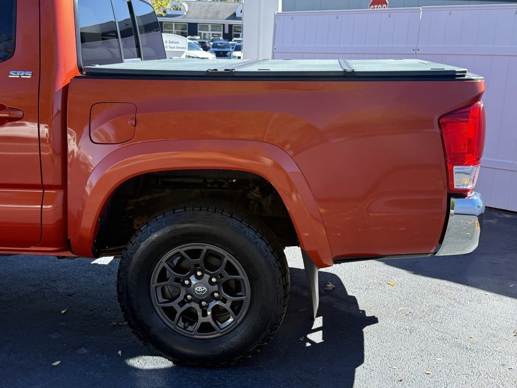 2017 Toyota Tacoma SR5 photo 3