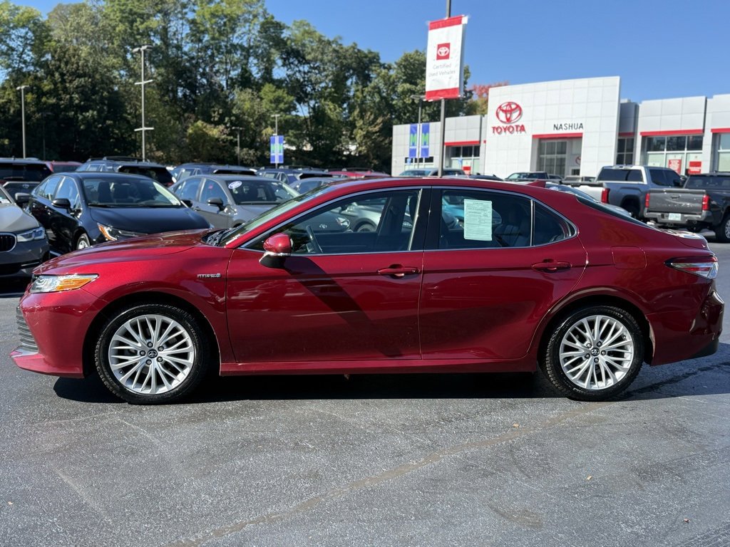 2019 Toyota Camry Hybrid XLE photo 3