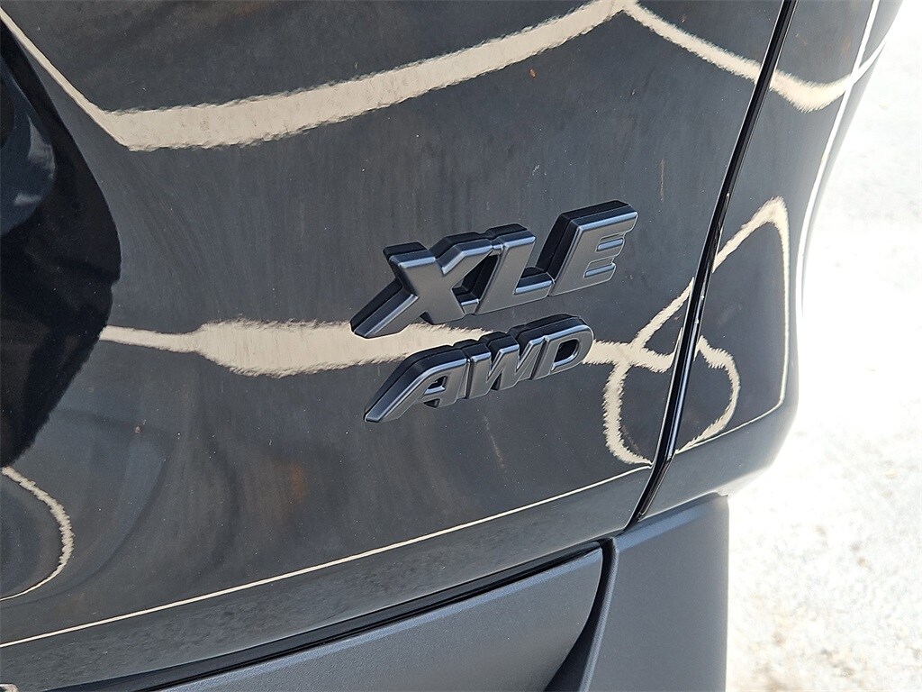 2025 Toyota RAV4 XLE Premium photo 4