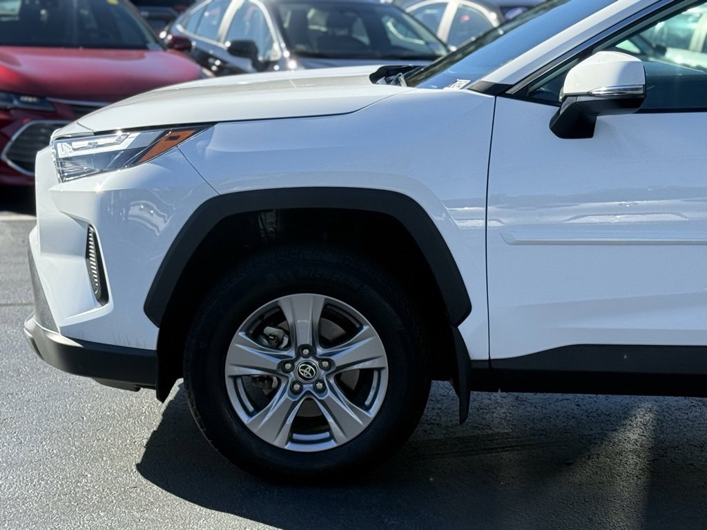 2024 Toyota RAV4 XLE photo 2