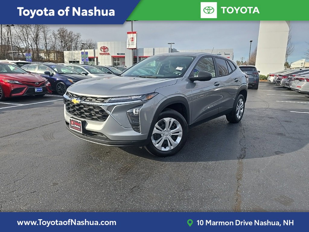 2024 Chevrolet Trax LS's photo