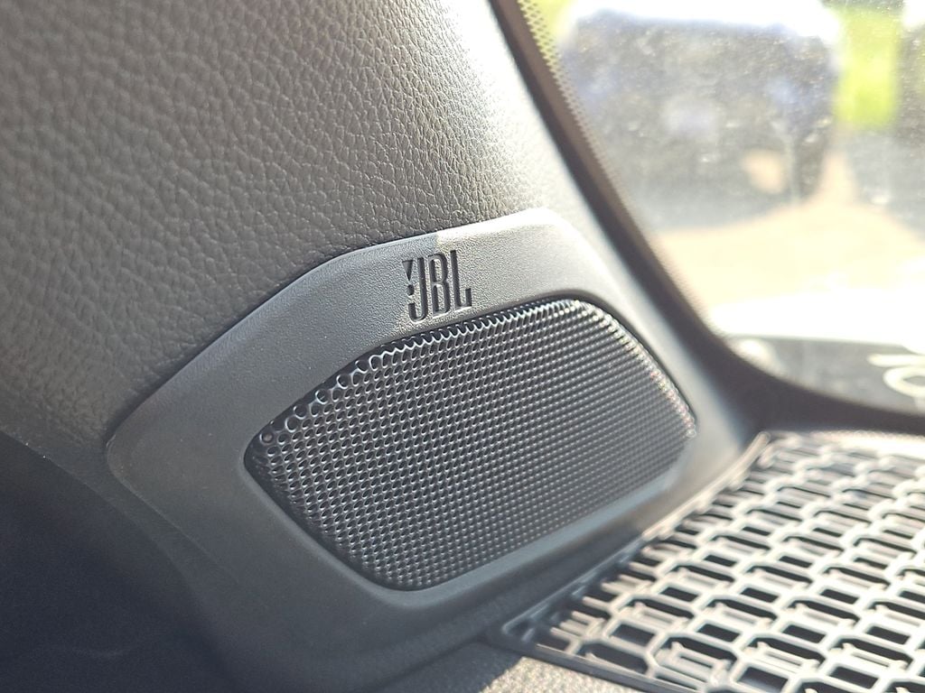 2025 Toyota Tacoma Limited - Photo 15