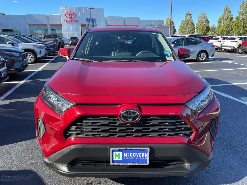 2022 Toyota RAV4 LE photo 2