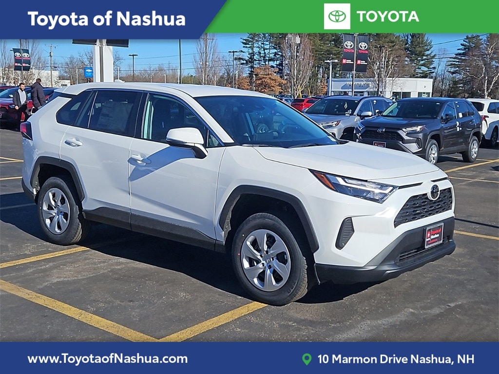 2025 Toyota RAV4 LE's photo