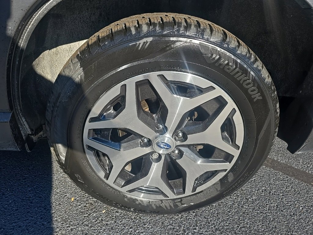 2022 Subaru Forester Premium photo 3