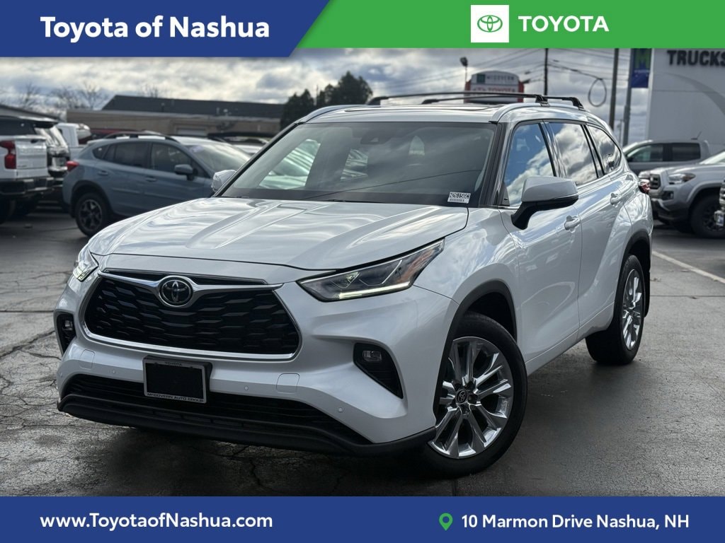 2023 Toyota Highlander Limited's photo