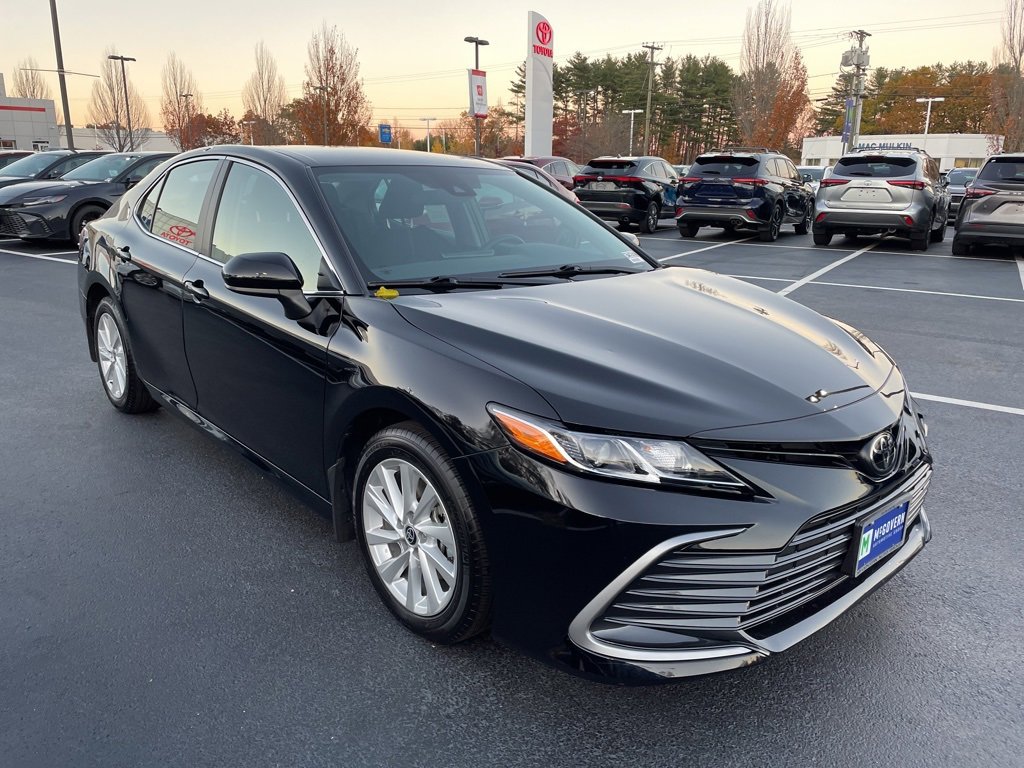 2023 Toyota Camry LE photo 4