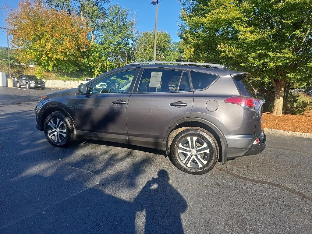 2017 Toyota RAV4 LE photo 2