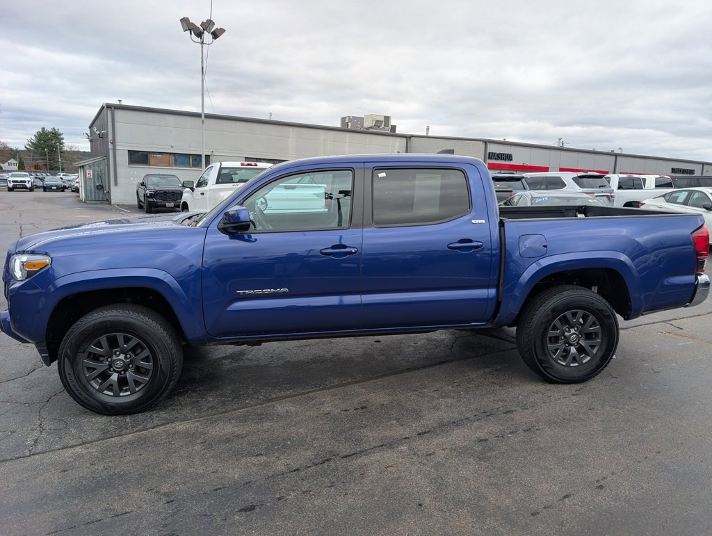 2023 Toyota Tacoma SR5 4x4 photo 2