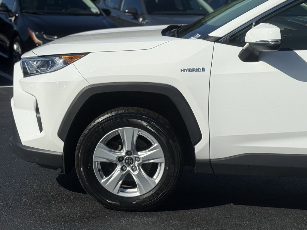 2021 Toyota RAV4 Hybrid XLE photo 2