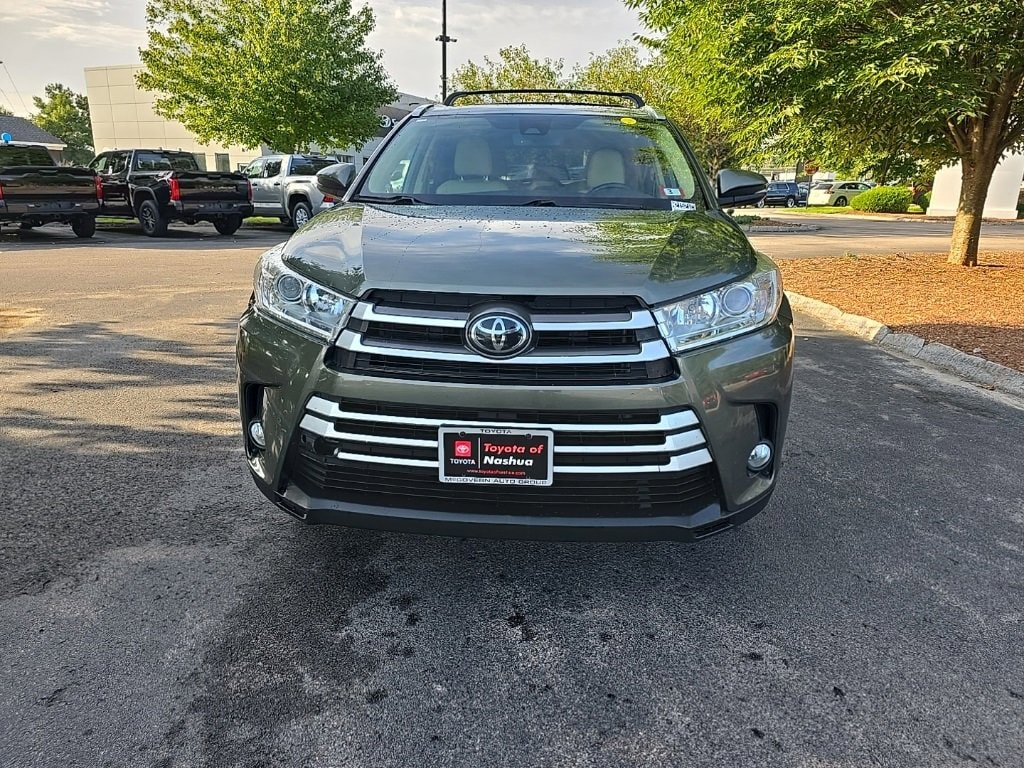 Used 2018 Toyota Highlander XLE with VIN 5TDJZRFH0JS841195 for sale in Nashua, NH