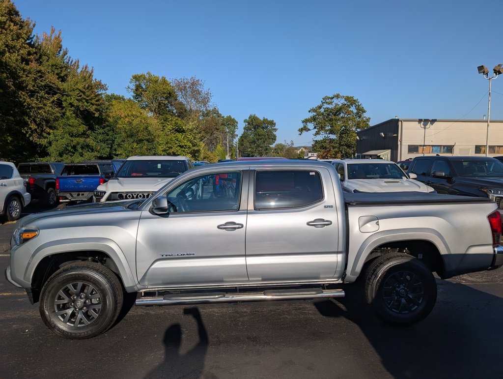 2023 Toyota Tacoma SR5 4x4 photo 2