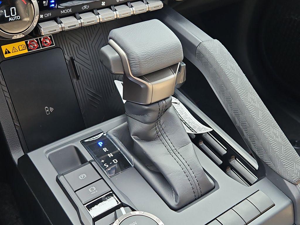 2025 Toyota Tacoma Limited - Photo 20