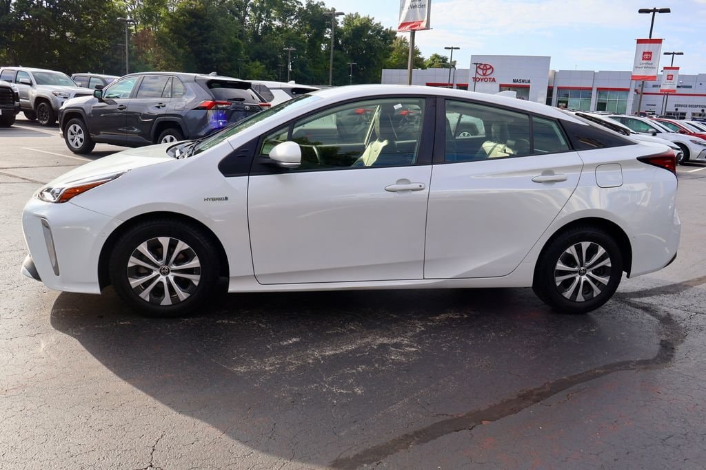 Used 2021 Toyota Prius XLE AWD-e Hatchback