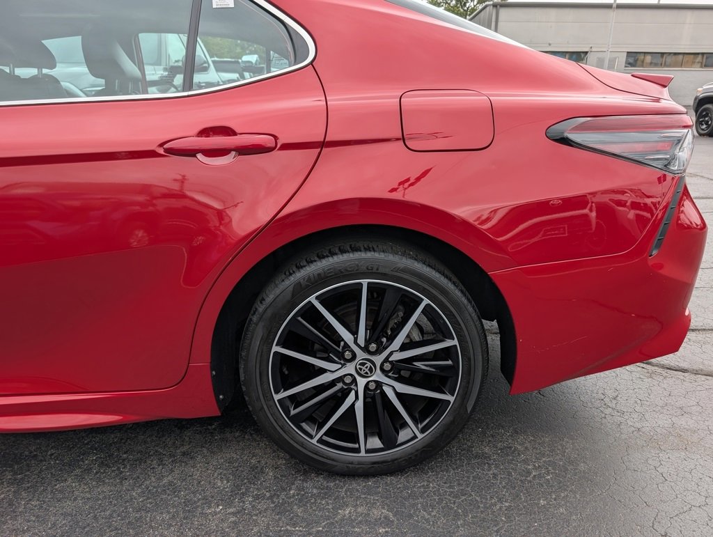 2023 Toyota Camry SE photo 4