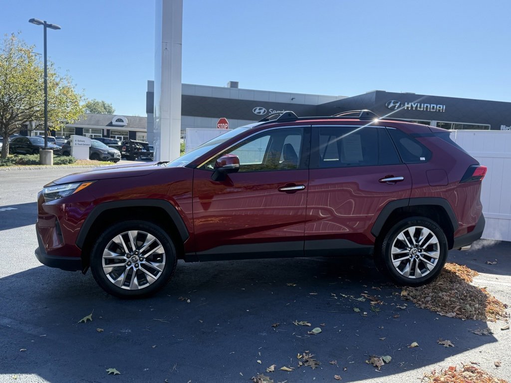2022 Toyota RAV4 Limited photo 2