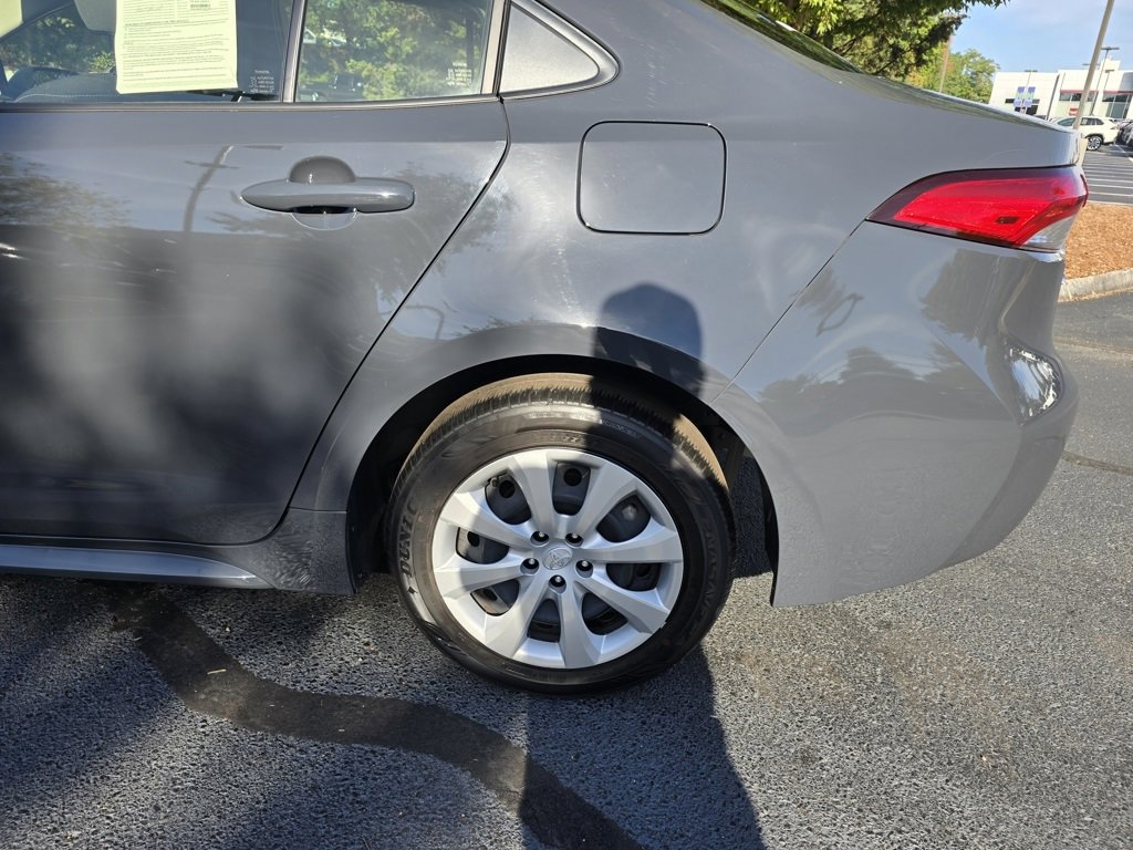 2023 Toyota Corolla LE photo 3