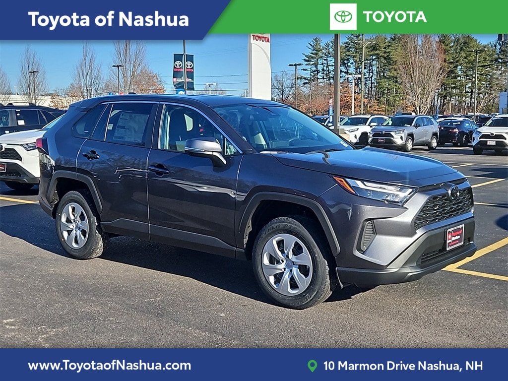 2025 Toyota RAV4 LE's photo