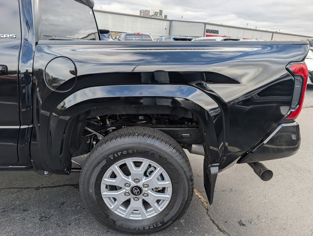 2025 Toyota Tacoma SR5 photo 3