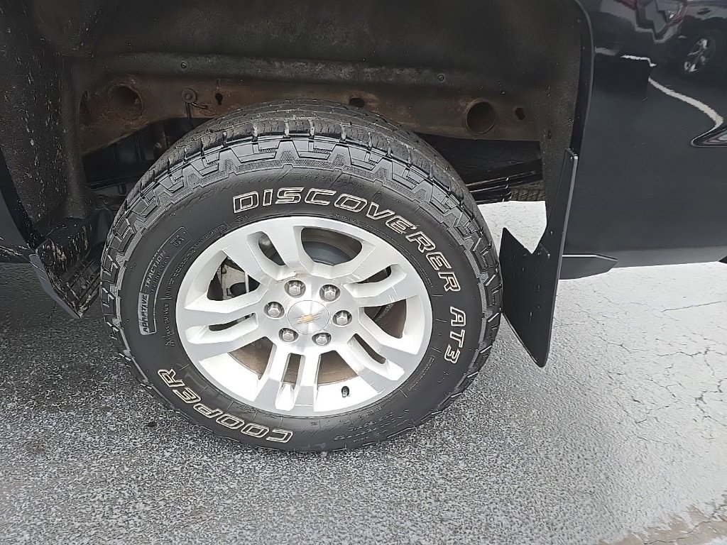 2017 Chevrolet Silverado 1500 LT photo 4