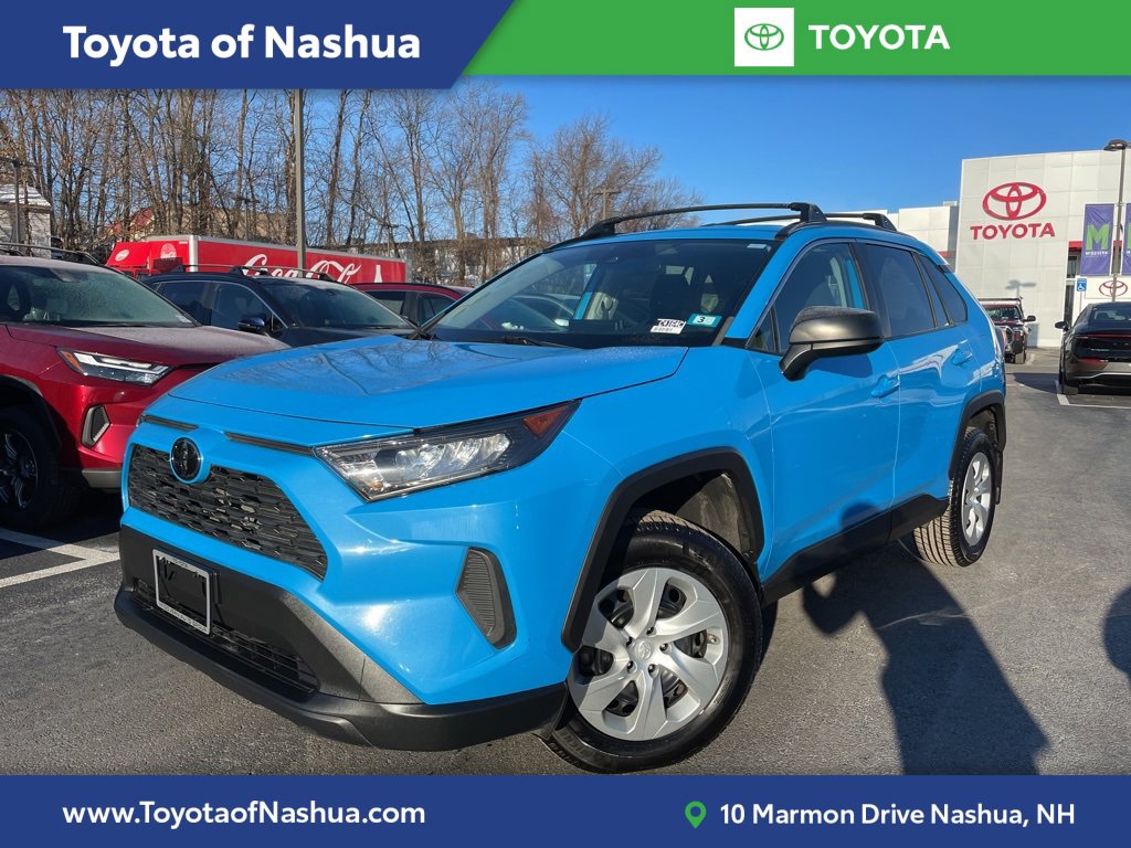 2021 Toyota RAV4 LE's photo