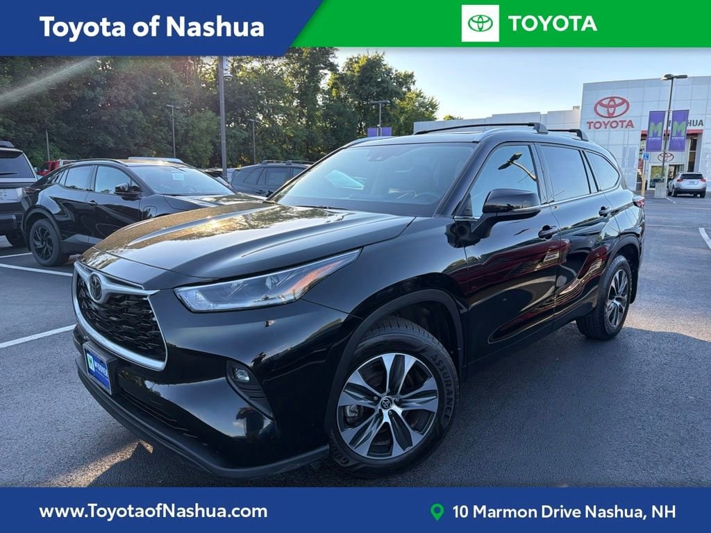 Used 2021 Toyota Highlander XLE Sport Utility
