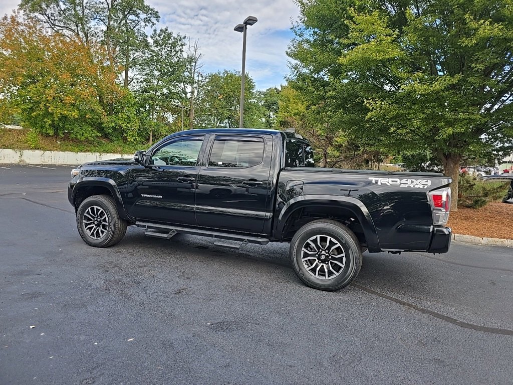 2021 Toyota Tacoma TRD Sport photo 3