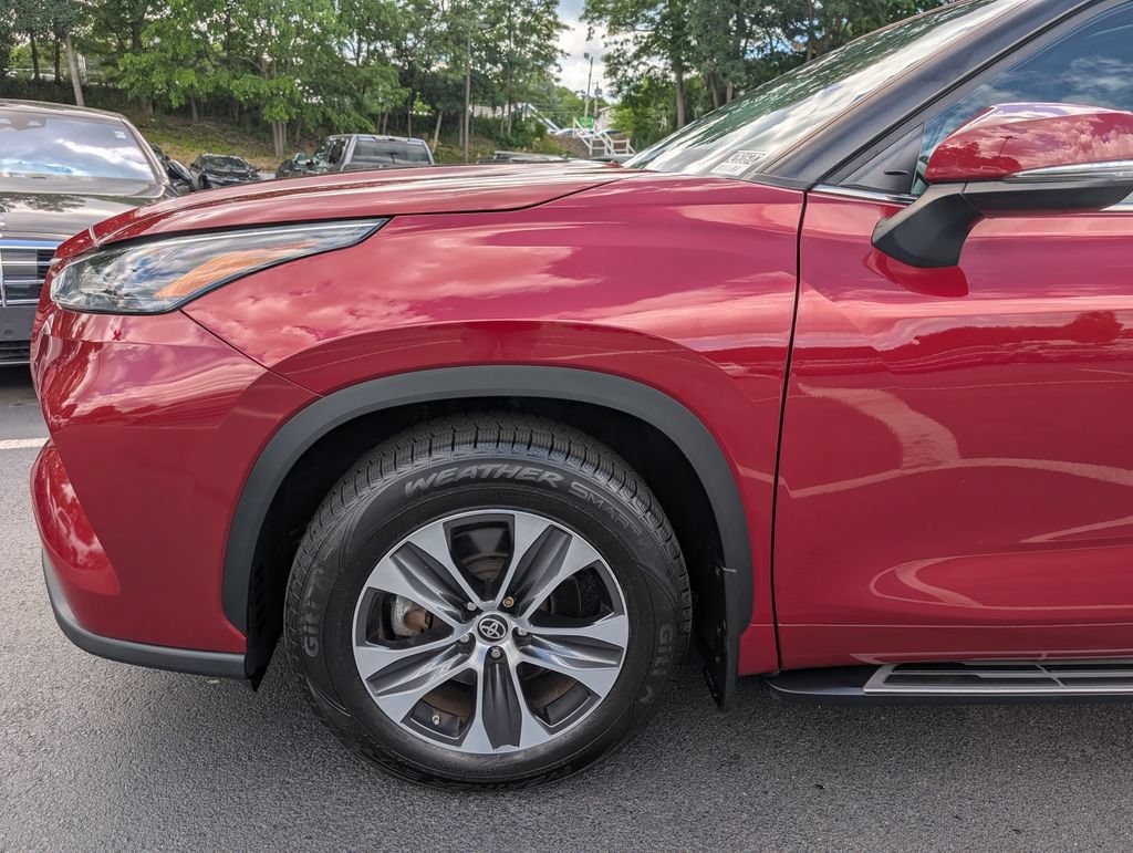Used 2022 Toyota Highlander XLE Sport Utility