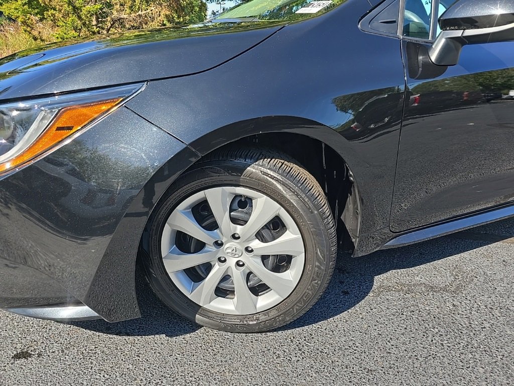 2022 Toyota Corolla LE photo 2