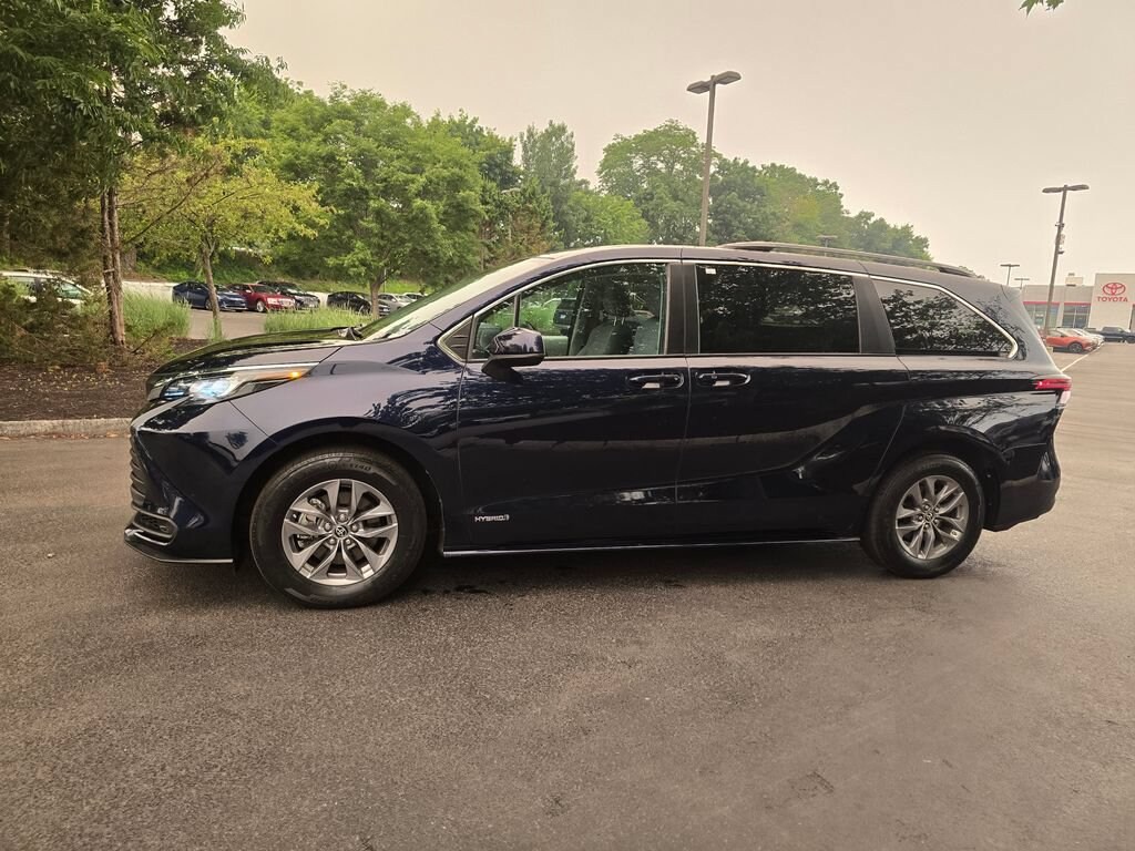 Certified 2021 Toyota Sienna LE Passenger Van