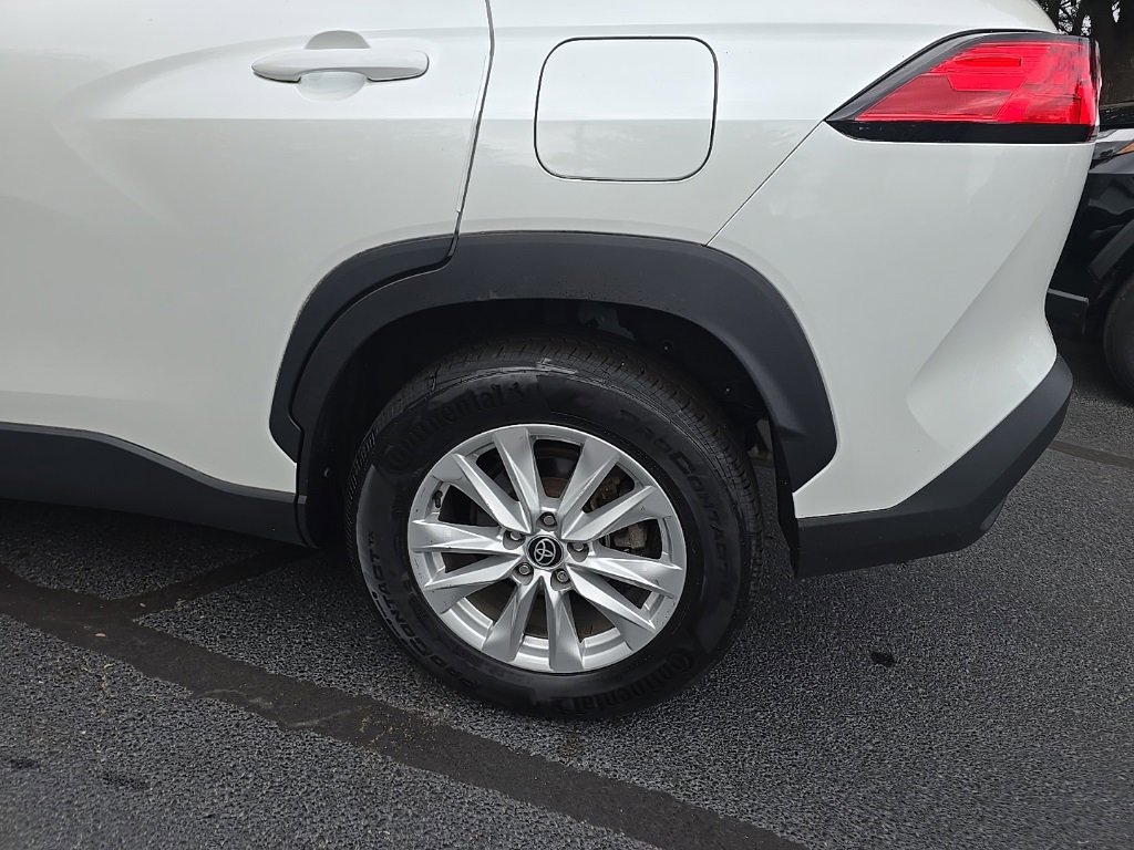2022 Toyota Corolla Cross LE photo 4
