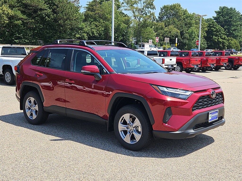 2025 Toyota RAV4 XLE photo 2
