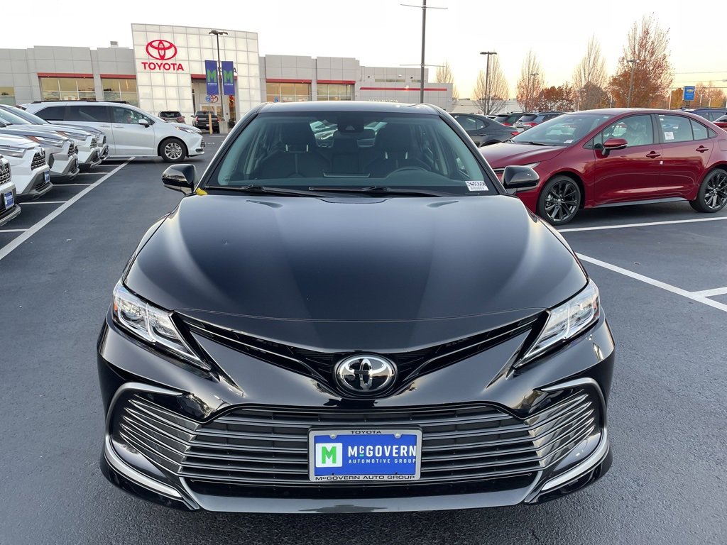 2023 Toyota Camry LE photo 2
