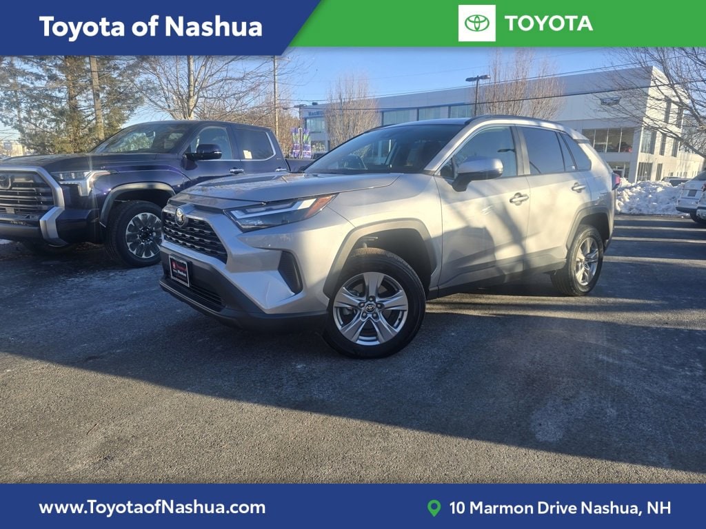 2024 Toyota RAV4 XLE's photo
