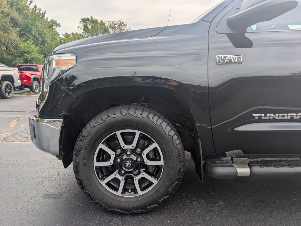 2018 Toyota Tundra SR5 photo 2
