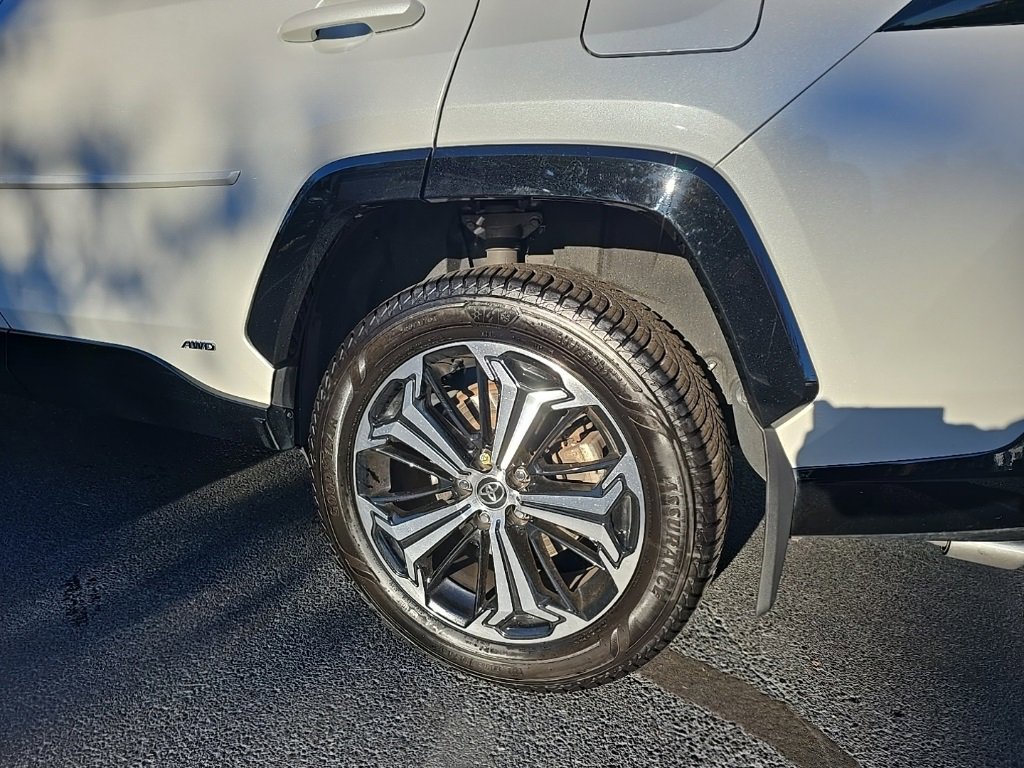 2023 Toyota RAV4 Prime XSE photo 3