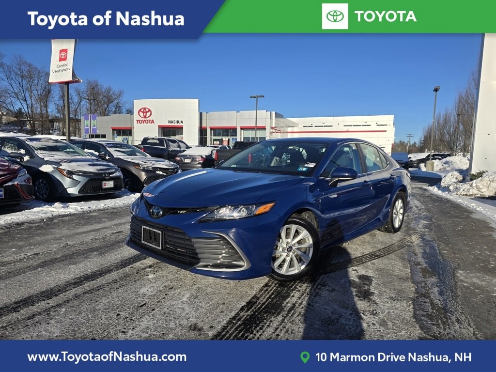 2024 Toyota Camry LE's photo