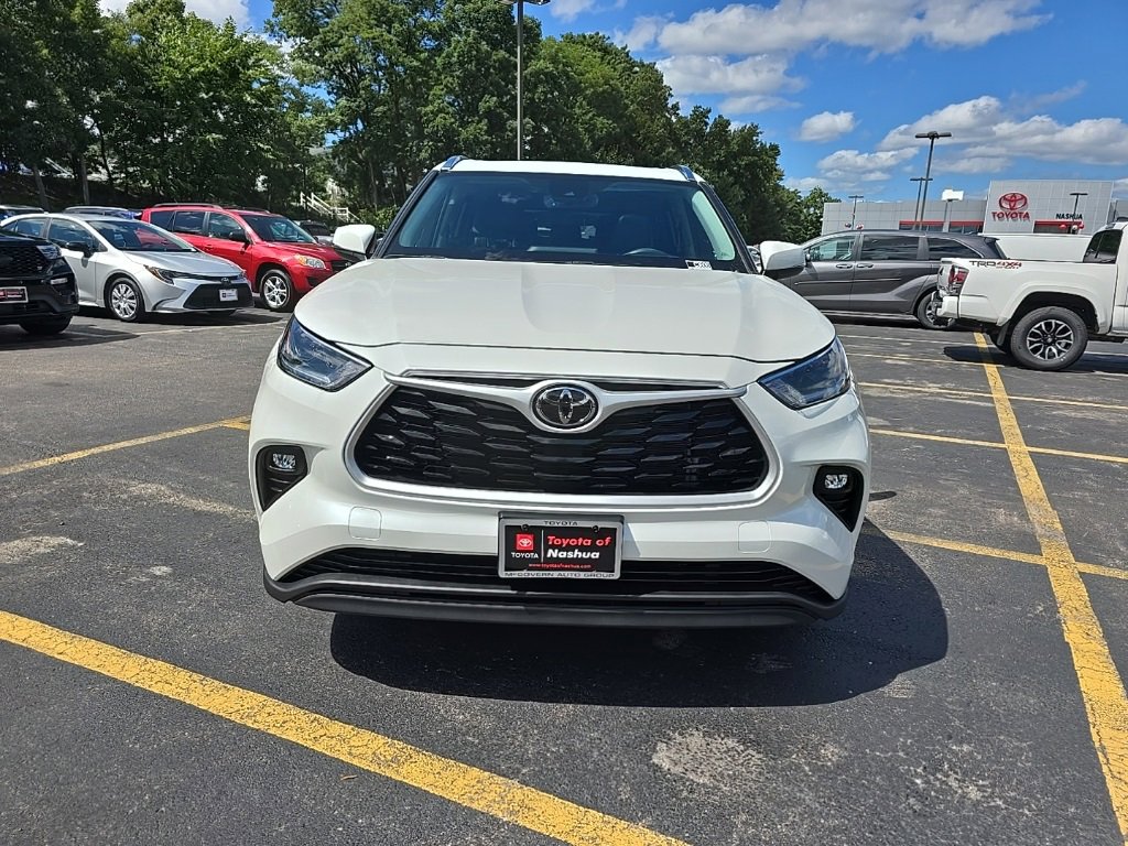 Certified 2021 Toyota Highlander XLE with VIN 5TDGZRBH8MS552909 for sale in Nashua, NH