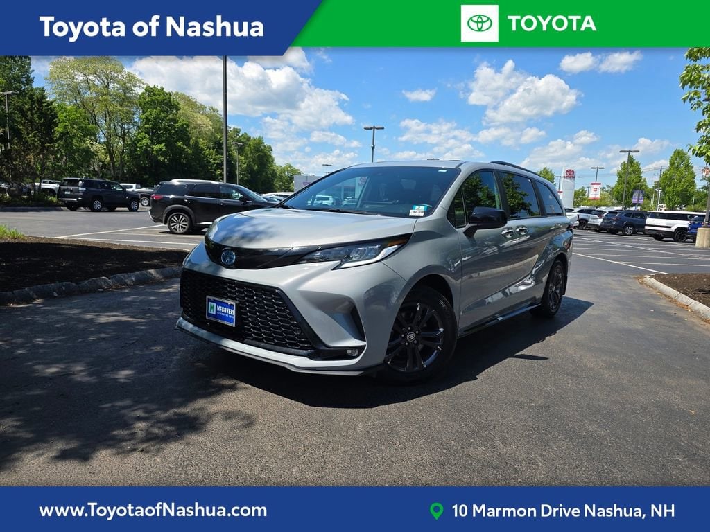 2025 Toyota Sienna XSE 7-Passenger Hybrid AWD's photo