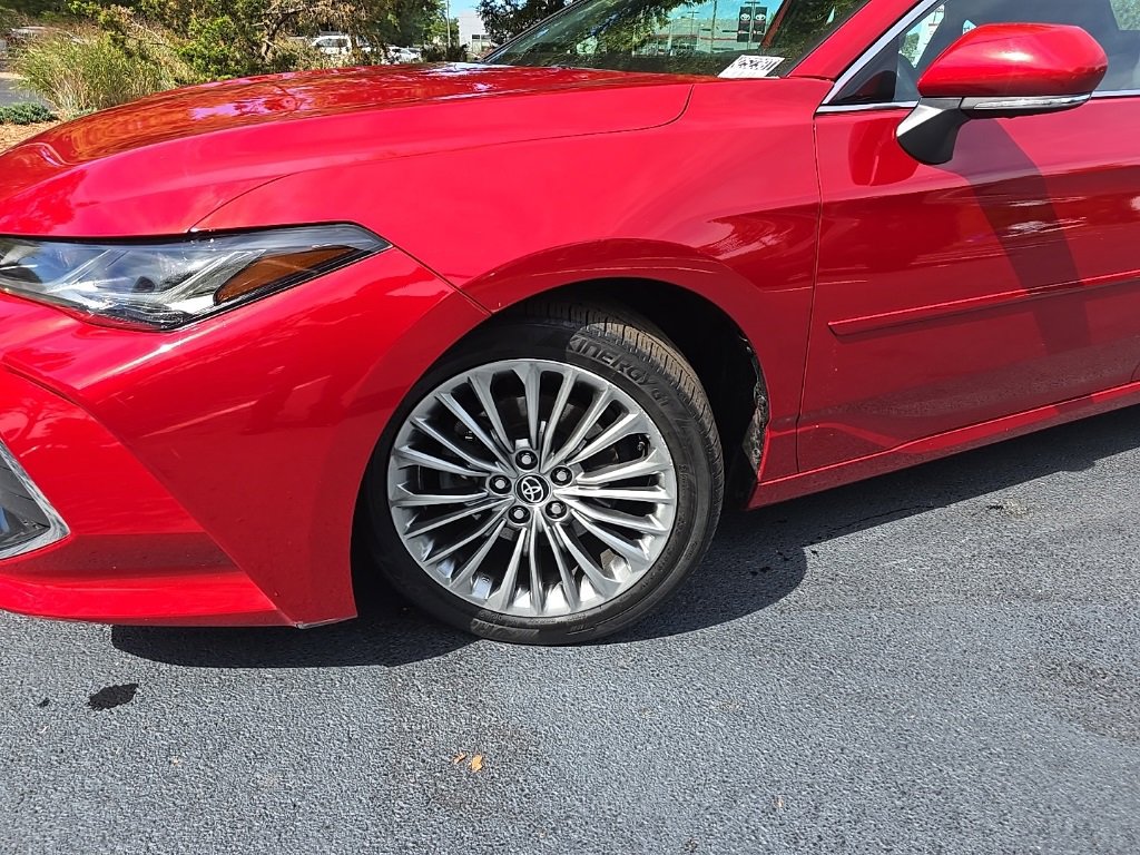 2022 Toyota Avalon Hybrid Limited photo 2