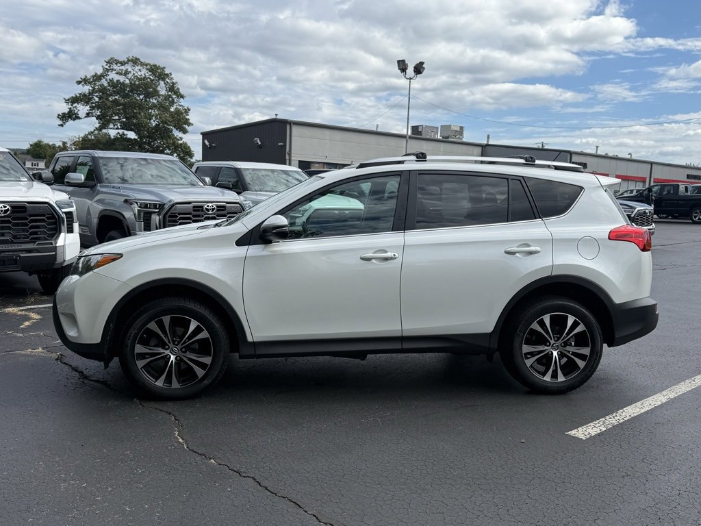 2015 Toyota RAV4 Limited photo 2