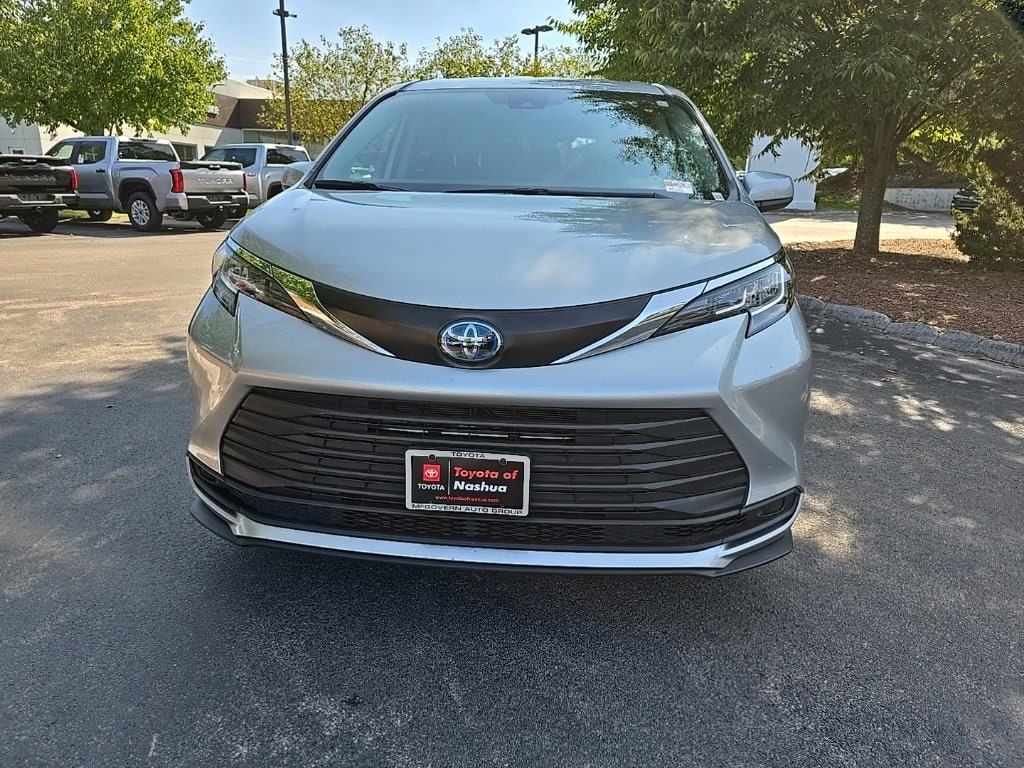 Certified 2023 Toyota Sienna LE with VIN 5TDKRKEC9PS162326 for sale in Nashua, NH