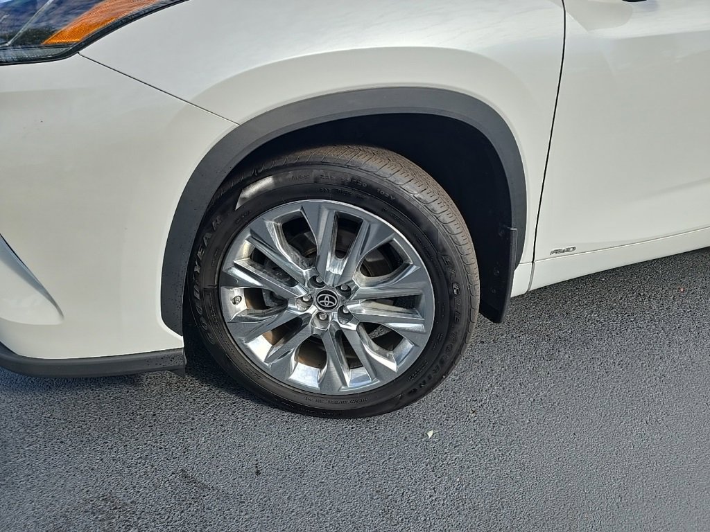 2023 Toyota Highlander Hybrid Limited photo 2